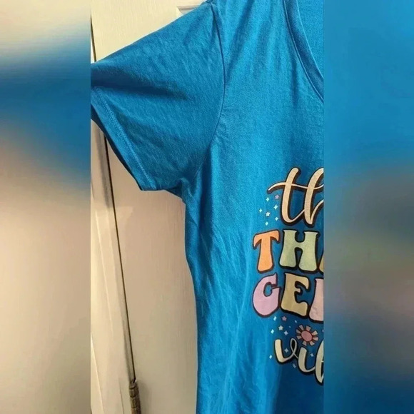 Retro Astrology May June birthday Zodiac sign  Gemini Women's V-Neck Shirt  EUC - Picture 6 of 9